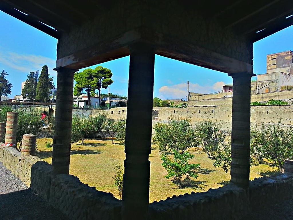 III.1 Herculaneum, photo taken between October 2014 and November 2019. 
Area 31, east and north portico, looking south-west across peristyle garden. Photo courtesy of Giuseppe Ciaramella.

