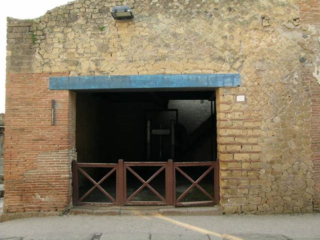 III.10, Herculaneum. May 2005. Entrance doorway in northern facade of Insula III. Photo courtesy  of Nicolas Monteix.