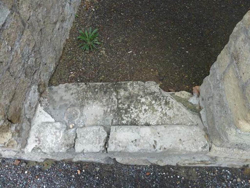 IV.4 Herculaneum. September 2015. Room 9, base of window in north wall of room 7.