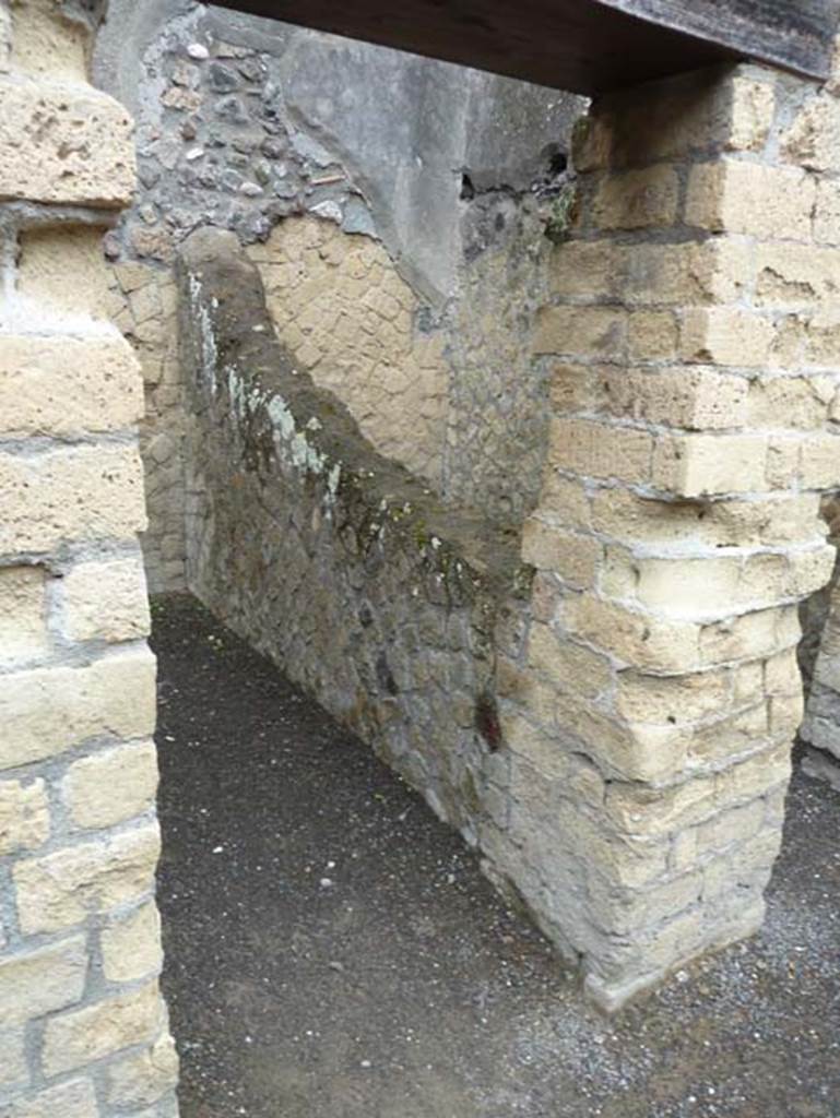 IV.4 Herculaneum. September 2015. Doorway to cubiculum 14.
