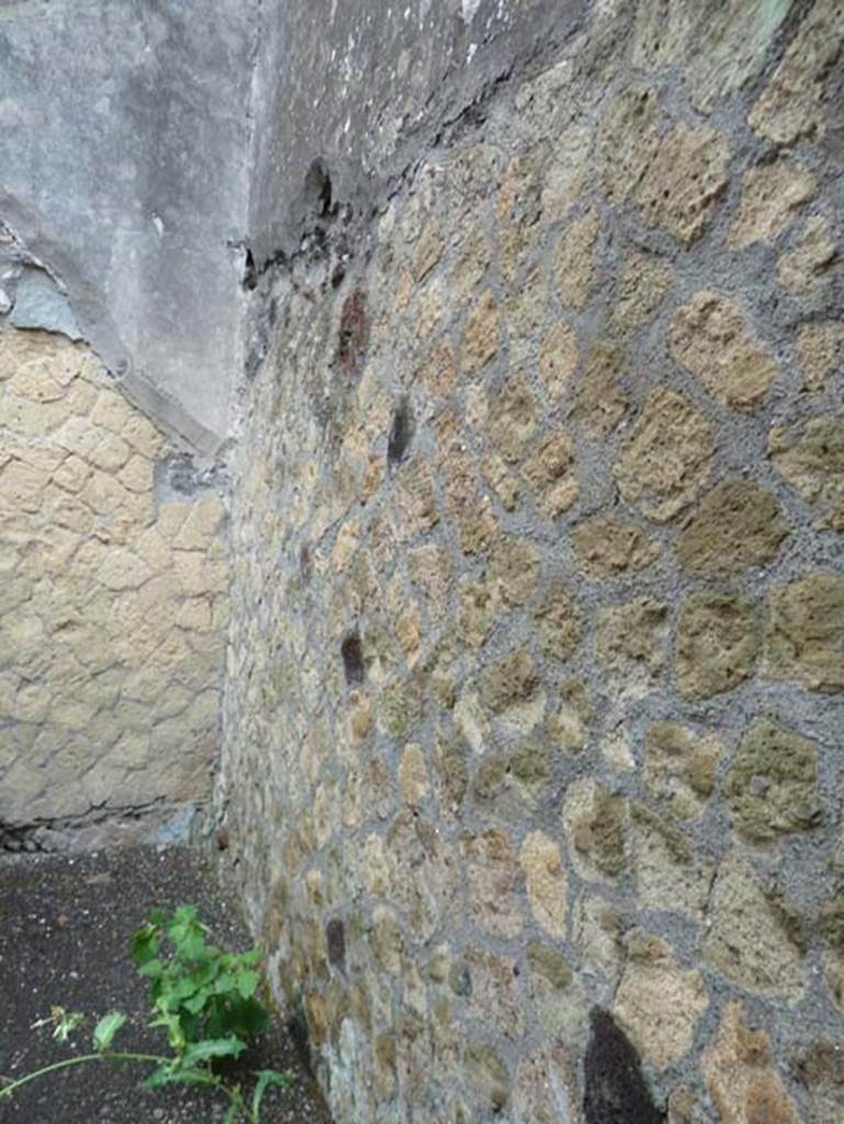 IV.4 Herculaneum. September 2015. Room 15, east wall.