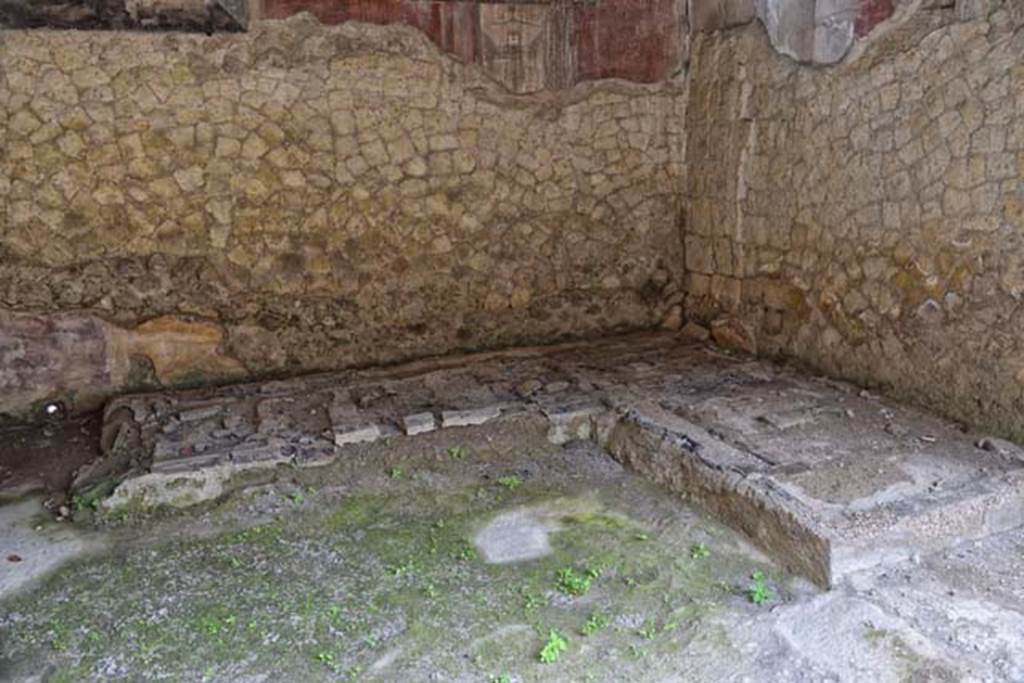 IV.4 Herculaneum, April 2018. Room 19, looking towards north-west corner, and remains of two-sided carbonised couch.
Photo courtesy of Ian Lycett-King. Use is subject to Creative Commons Attribution-NonCommercial License v.4 International.

