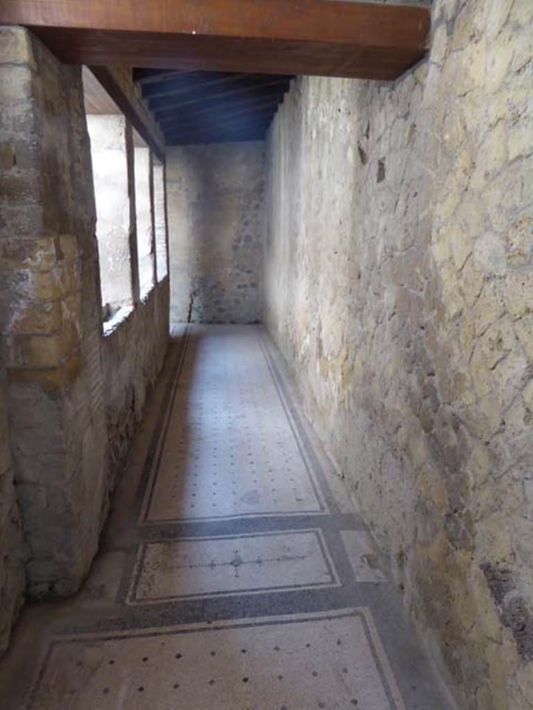 IV.4 Herculaneum. October 2014. Corridor 21, looking towards east end. Photo courtesy of Michael Binns.

