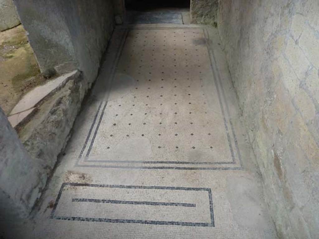 IV.4 Herculaneum. September 2015. Corridor 21, looking north at east end towards doorway to room 23.