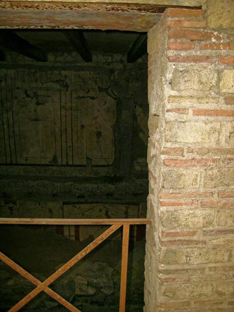 V.8, Herculaneum. December 2004. 
East side of middle doorway on upper landing, opening into room above Room 5. 
Photo courtesy of Nicolas Monteix.
