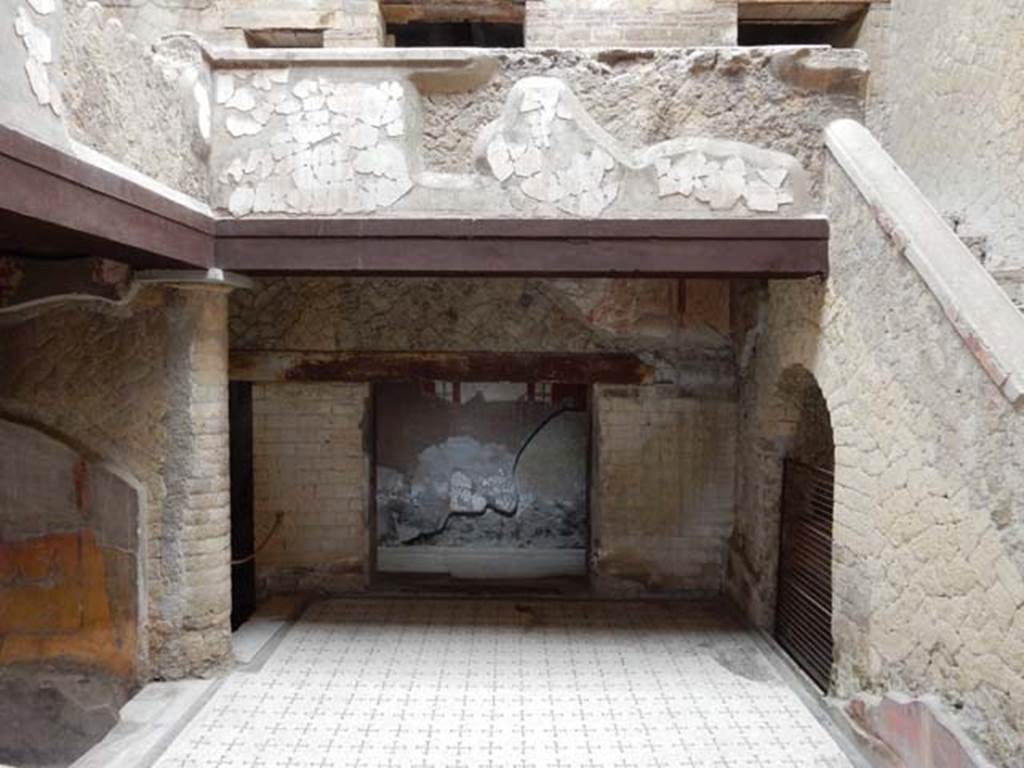 V.8 Herculaneum. May 2018. Looking towards north wall of room 5, below, and upper room, above. 
Photo courtesy of Buzz Ferebee.
