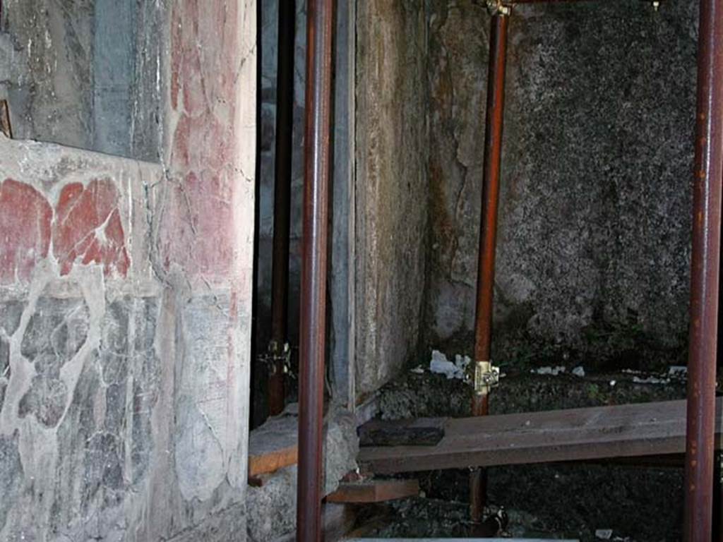 V.14, Herculaneum. September 2003.  
Looking west along corridor on upper floor, also known as room 39, with window and doorway to room F, aka room8. 
Photo courtesy of Nicolas Monteix.



