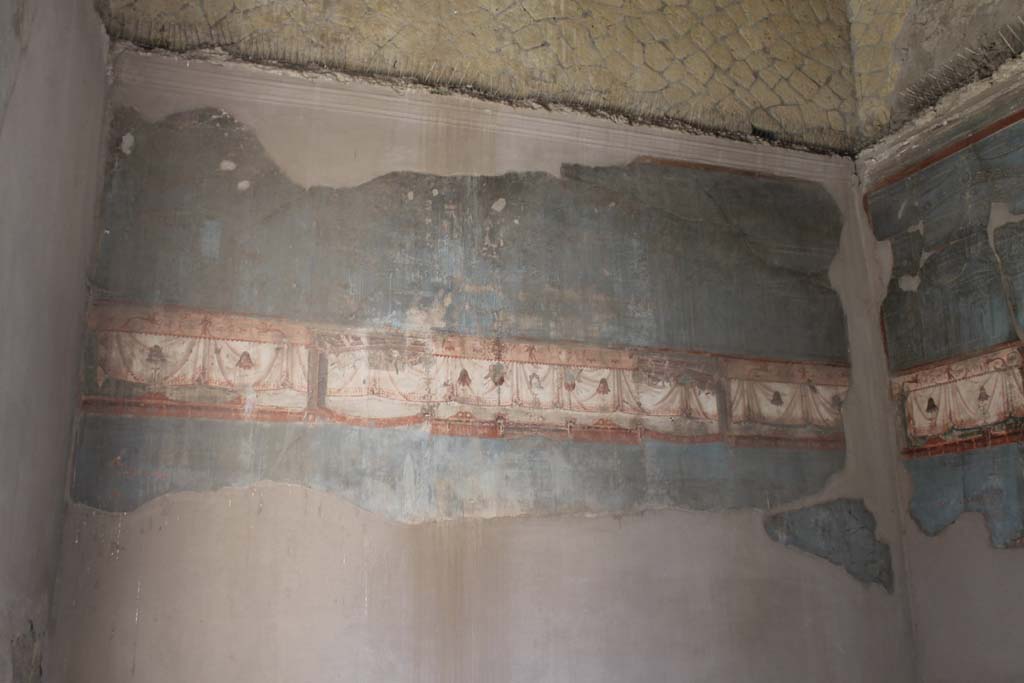 V.35 Herculaneum. March 2014. Diaeta 6, south wall and south-wets corner.
Foto Annette Haug, ERC Grant 681269 DÉCOR

