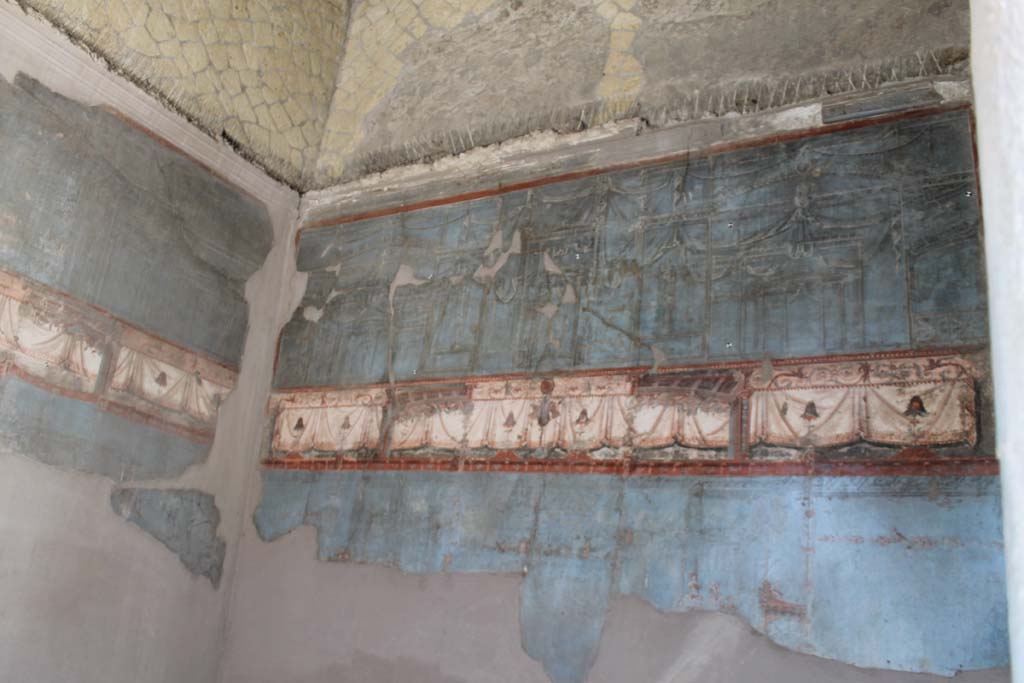V.35 Herculaneum. March 2014. Diaeta 6, south-west corner and west wall..
Foto Annette Haug, ERC Grant 681269 DÉCOR
