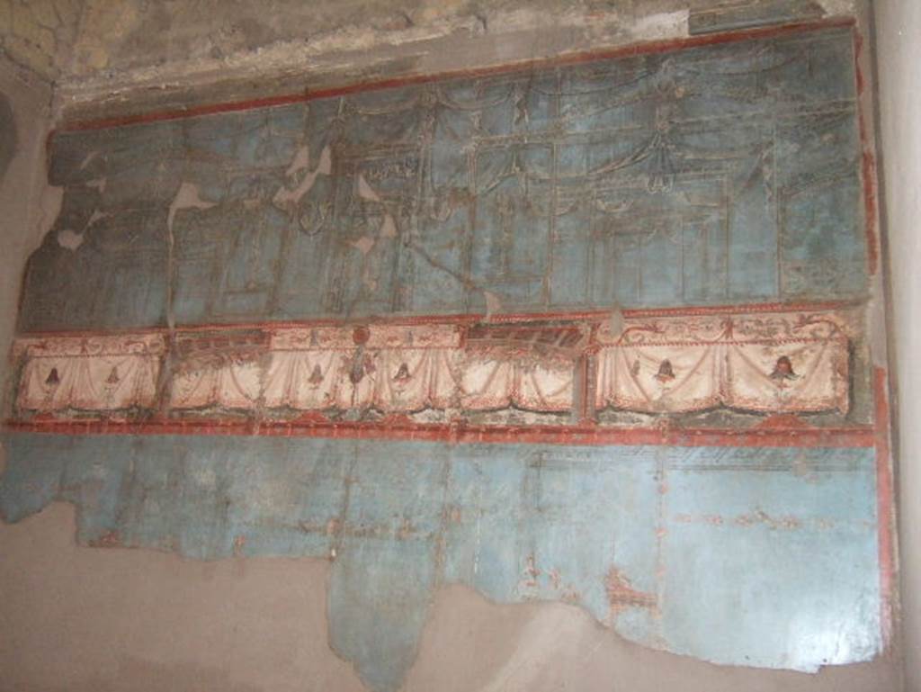 Ins. V 35, Herculaneum, May 2006. Diaeta 6, west wall.