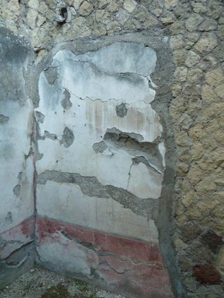 Ins. V 35, Herculaneum, September 2015. Room 5, west wall of cubiculum.