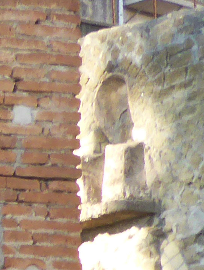 VII.18, Herculaneum. September 2015. Latrine on upper floor, view from right (east).