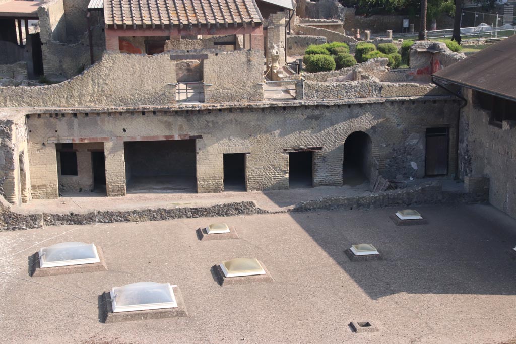 Ins. Or. I.1a, Herculaneum. October 2023. 
Looking north towards doorways leading from rooms onto vaulted corridor. Photo courtesy of Klaus Heese.
