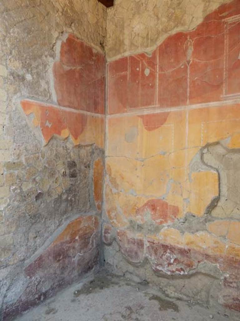 Ins. Orientalis I, 2, Herculaneum, May2018. Ala on south side of atrium, south-east corner. 
Photo courtesy of Buzz Ferebee. 
