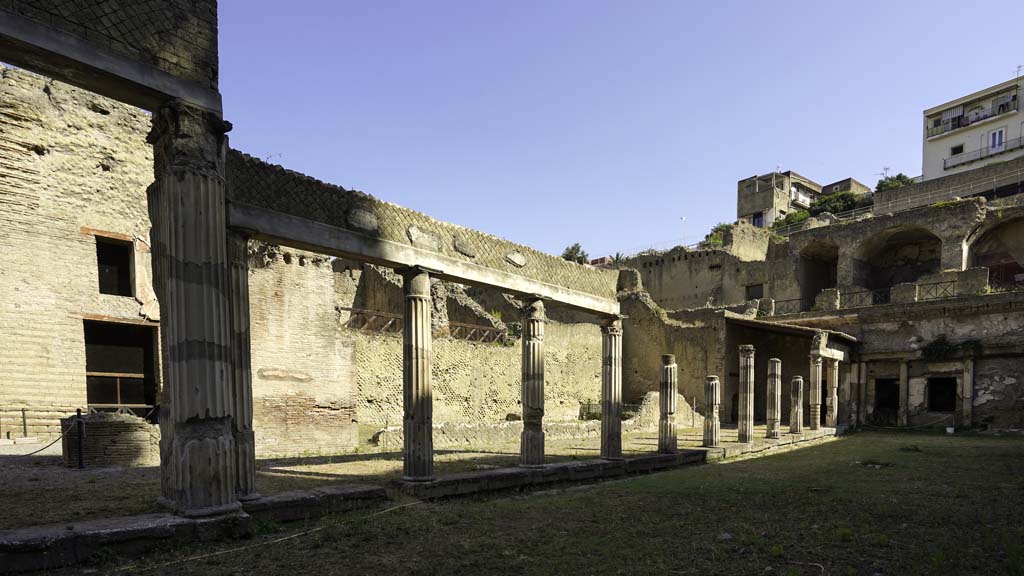 Ins. Orientalis II.4, Herculaneum, August 2021. Looking towards north-west side of west portico. Photo courtesy of Robert Hanson.