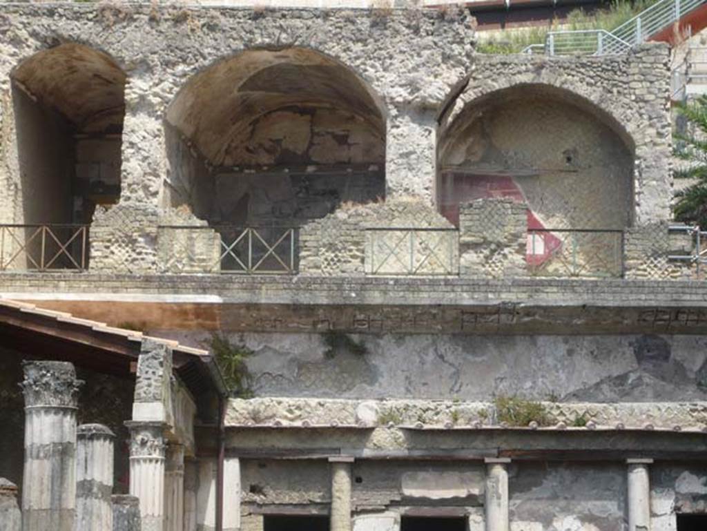 Ins. Orientalis II 4, Herculaneum, August 2013. Upper floor loggia at the north end. 
Photo courtesy of Buzz Ferebee.

