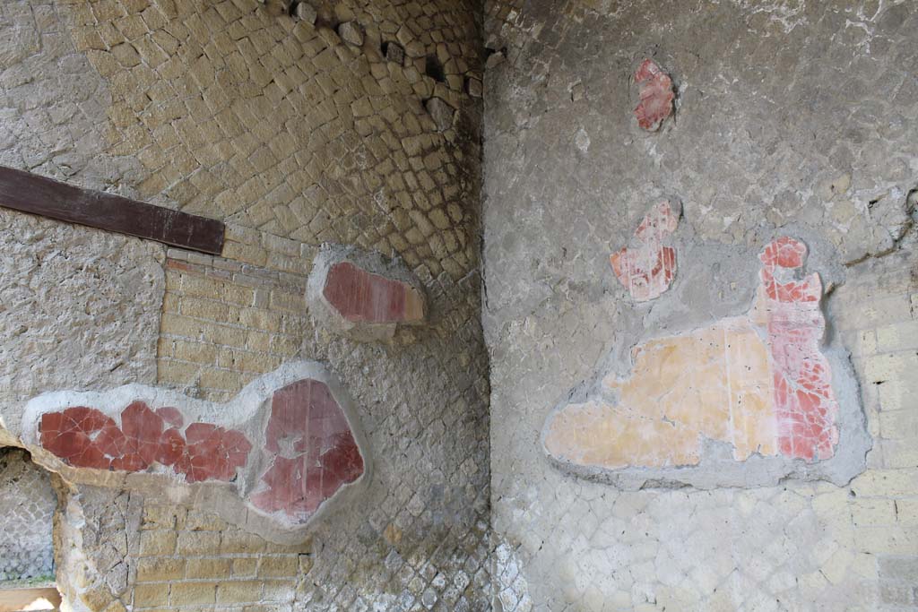 Ins. Orientalis II.4, Herculaneum, March 2014. Remaining decoration in north-west corner of portico
Foto Annette Haug, ERC Grant 681269 DÉCOR


