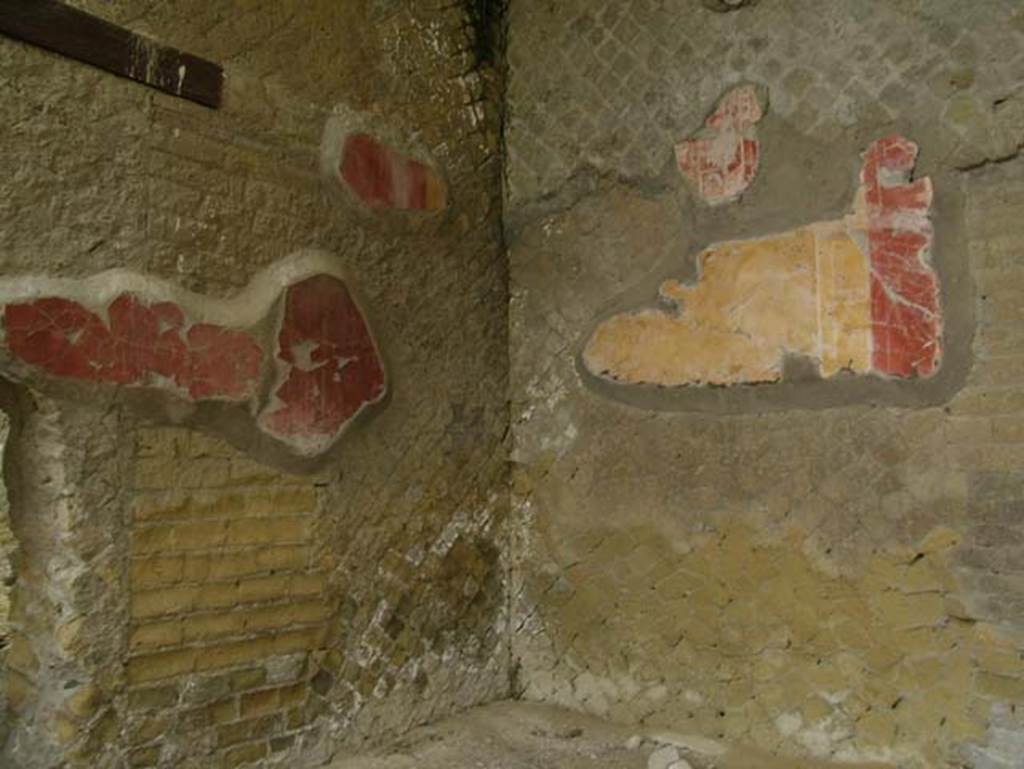 Ins. Orientalis II.4, Herculaneum, June 2006. North-west corner of lower portico. Photo courtesy of Nicolas Monteix.