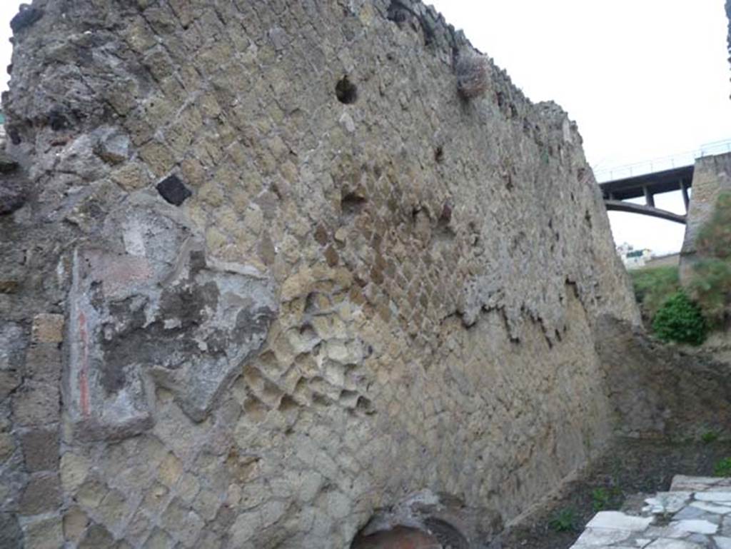 Ins. Orientalis II.13, Herculaneum. September 2015. North wall of shop-room.