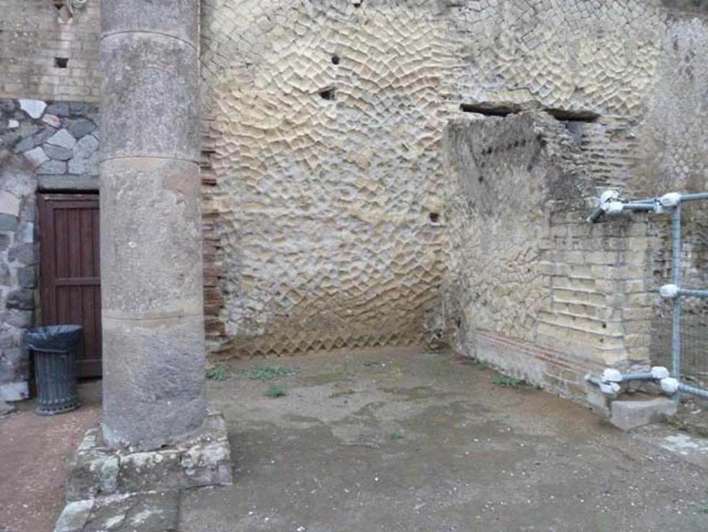 Ins. Orientalis II.19, Herculaneum. September 2015. Looking towards north wall.