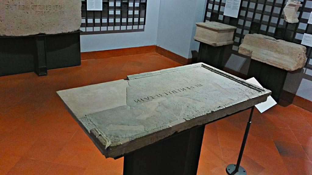 Herculaneum, Altar slab, written in Oscan alphabet readable from right to left. 
Now in Naples Archaeological Museum, inv. 2540. Photo courtesy of Giuseppe Ciaramella, June 2017.
