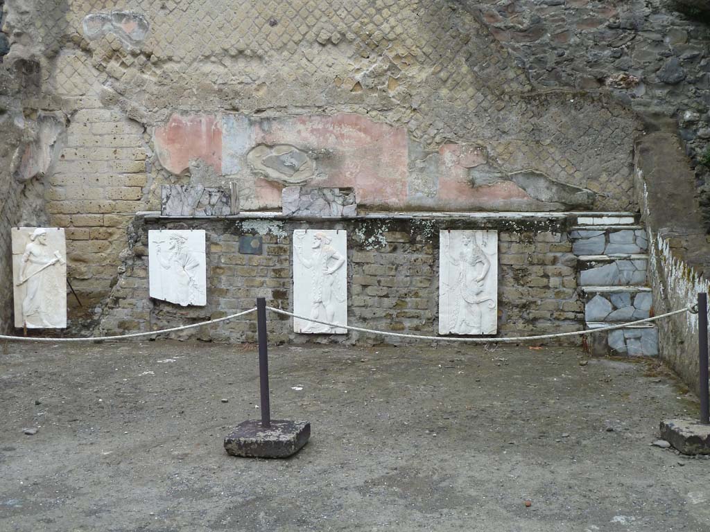 Herculaneum, September 2015. 
Sacred Area terrace, looking towards north wall of the shrine of Four Gods.  On the left the outline of the Bourbon tunnel can be seen.
