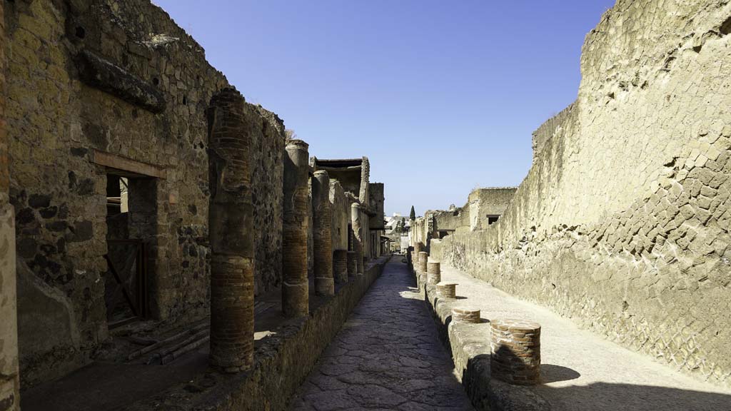 Cardo IV, Herculaneum. August 2021. Looking south from north end. Photo courtesy of Robert Hanson.