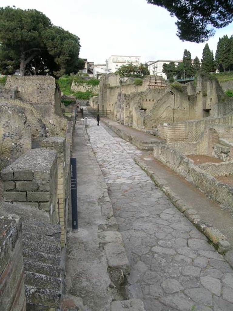 Cardo V, Herculaneum. May 2004. Looking north from south end. Photo courtesy of Nicolas Monteix.

