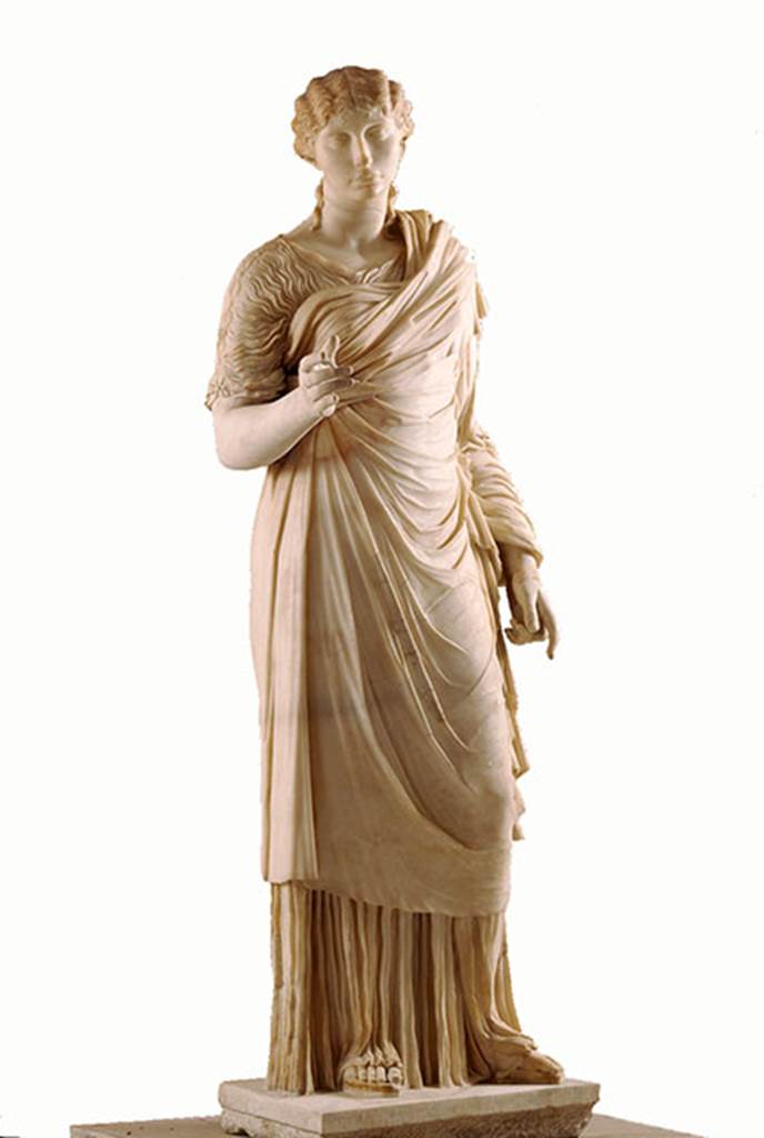 VII, Herculaneum. Daughter of M. Nonius Balbus.
Now in Naples Archaeological Museum. Inventory number 6248.