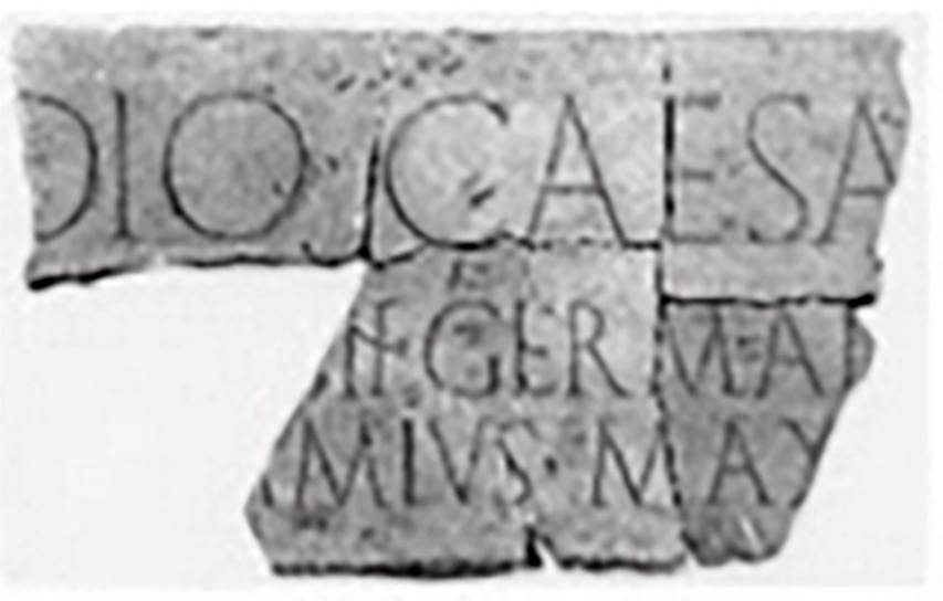 Herculaneum, Augusteum. Inscription for Nero.
[Neroni Clau]dio Caesa[ri Germanico Druso]/ [Ti. Claudi Augu]sti German[ici f(ilio)]/[L. Ma]mmius Max[imus p(ecunia) s(ua)]
See http://arachne.uni-koeln.de/item/objekt/36463
Now in Herculaneum deposits.