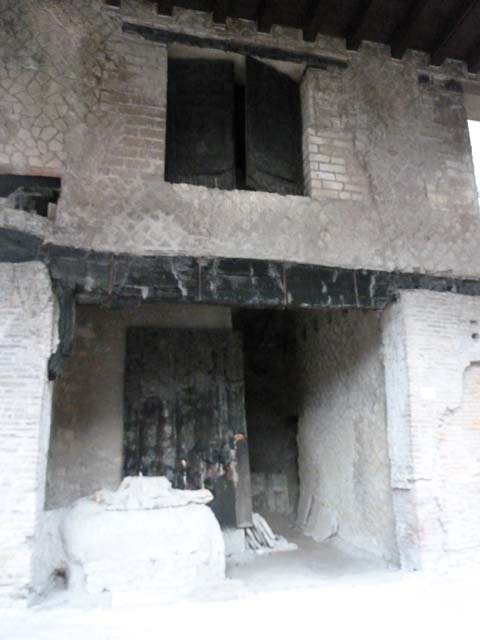 Decumanus Maximus, Herculaneum. August 2013. Detail from inside doorway numbered 6. Photo courtesy of Buzz Ferebee.

