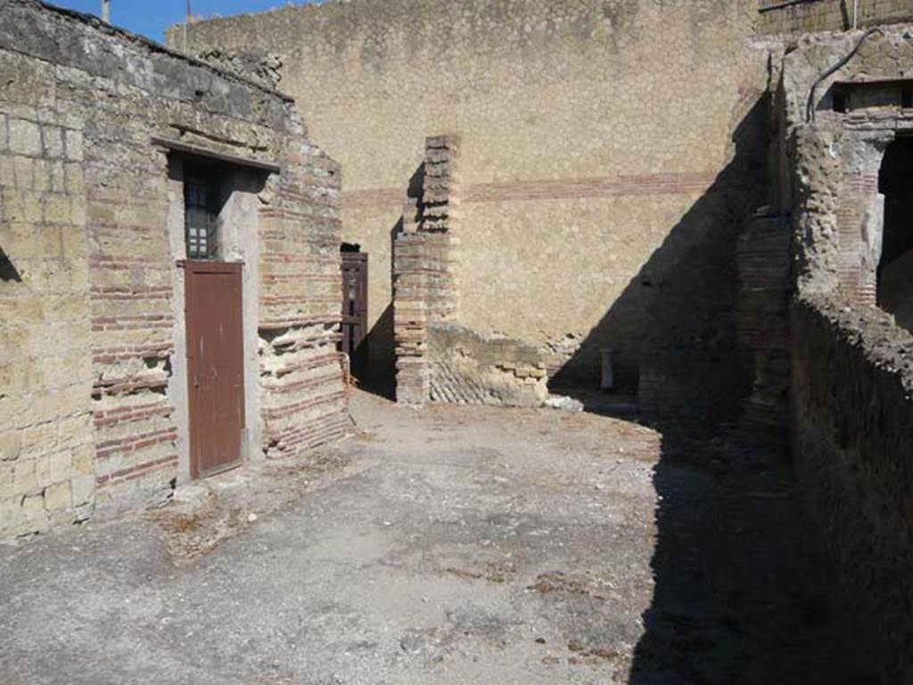 II.1 Herculaneum, September 2015. Rooms on west side of atrium.