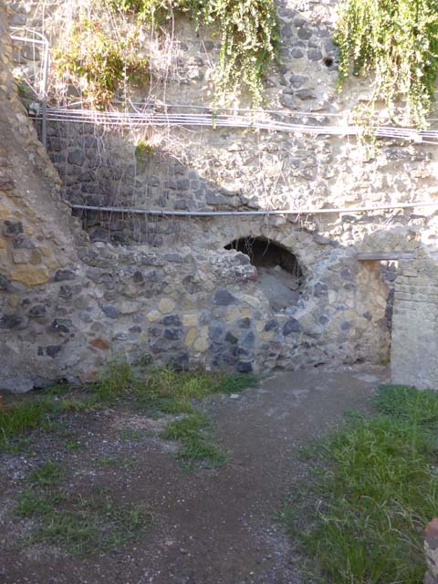 II.2 Herculaneum, September 2015. Doorway in north wall of oecus, leading into corridor/room in north-west corner.

