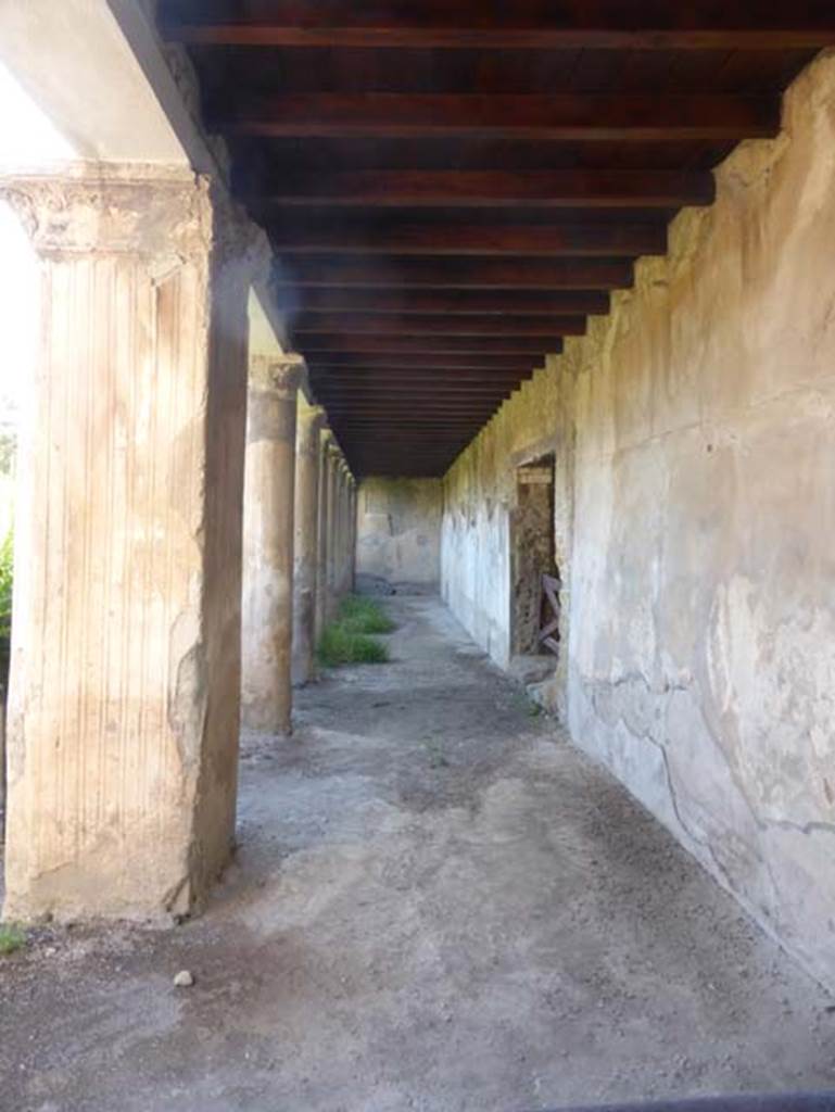 II.2 Herculaneum, September 2015. Looking south along west portico of peristyle.