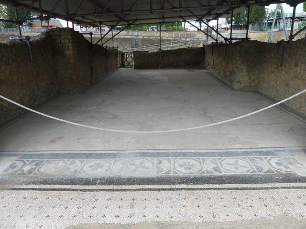 III.1 Herculaneum, September 2015. 
Looking east from south-east corner of area 31, towards wall to corridor 17 and rooms 8, 12, 9, 10 etc.
