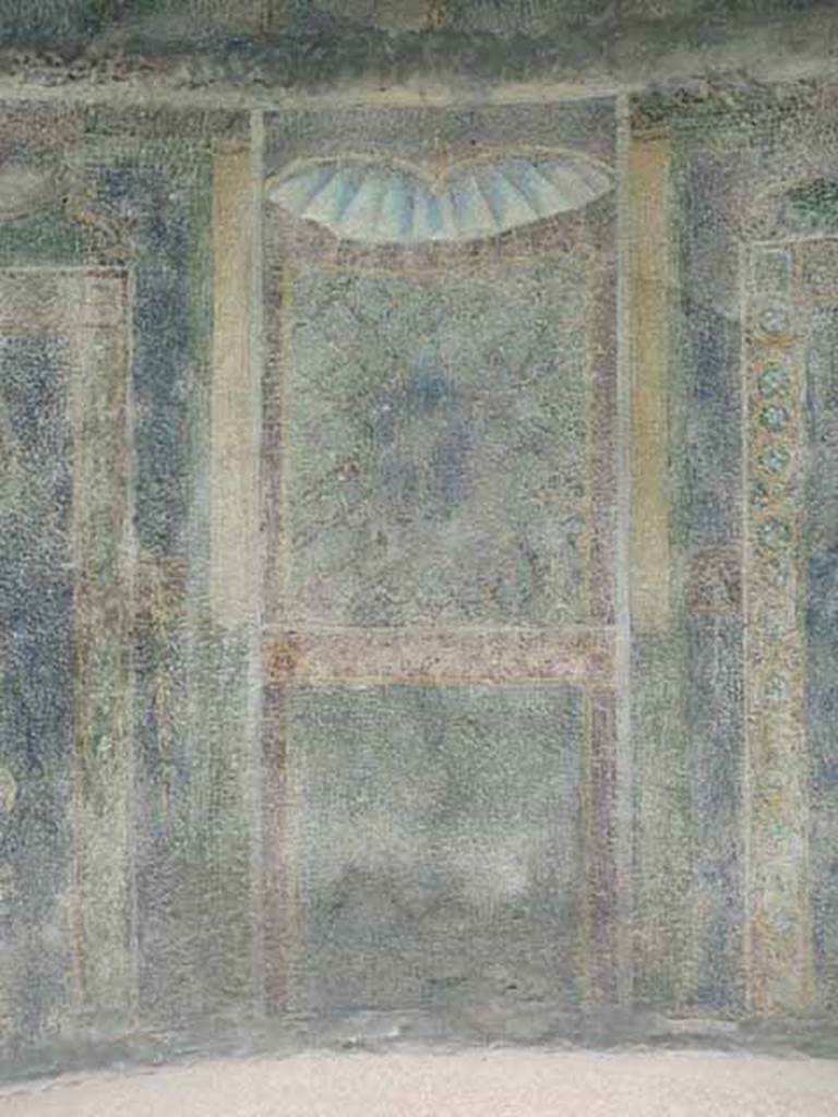 III.3 Herculaneum. May 2010. Detail of nymphaeum. 