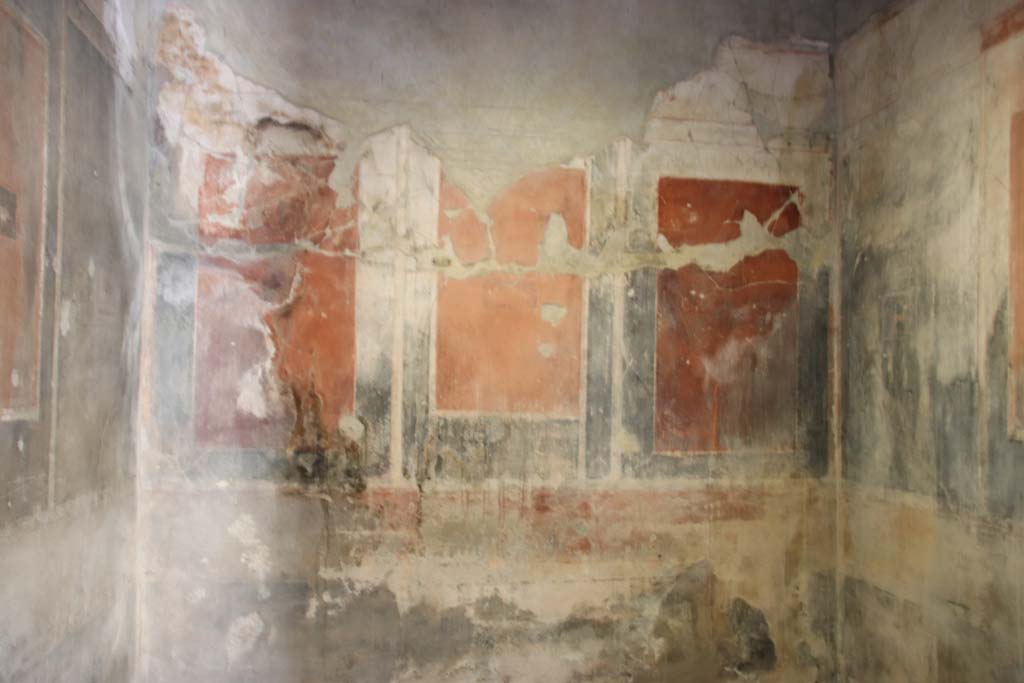 III.11 Herculaneum, October 2020. Room 5, looking south from doorway. Photo courtesy of Klaus Heese.