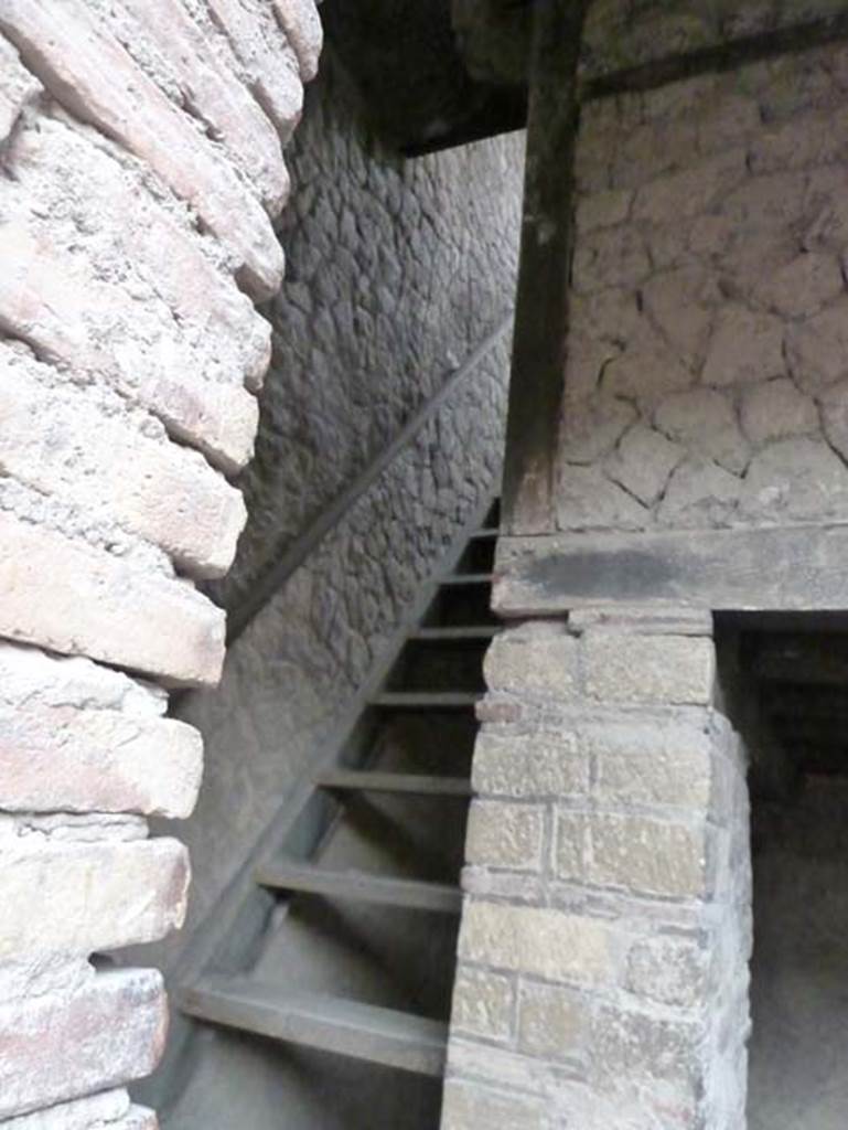 Ins. III.12, Herculaneum, September 2015. Looking towards high, steep stairs on south side.