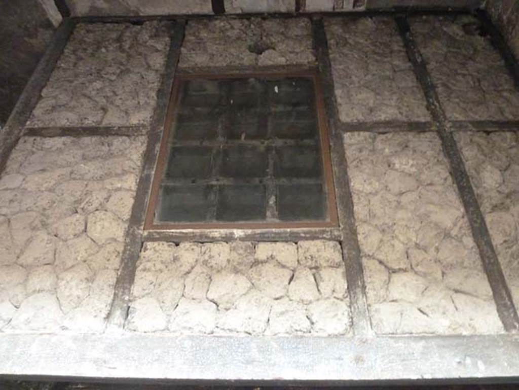 Ins. III.12, Herculaneum, September 2015. This would appear to be what Maiuri described as “the doorkeeper’s cubby hole”.