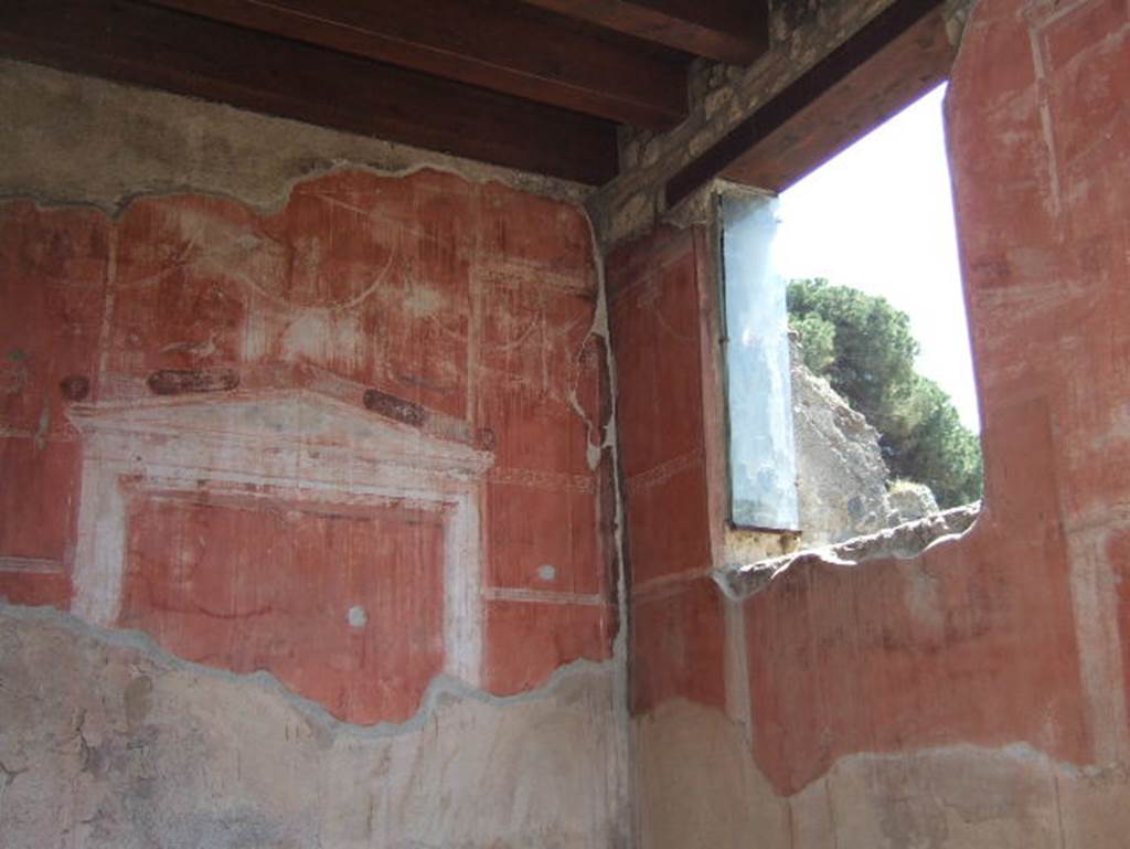 IV.4 Herculaneum. September 2015. Courtyard 3, window in east wall.
