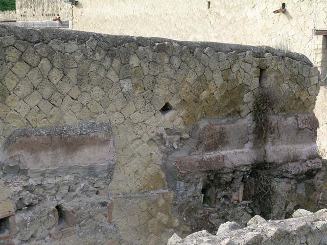 IV.13 Herculaneum, May 2004. Looking towards upper west wall, with some remaining wall plaster. 
Photo courtesy of Nicolas Monteix.
