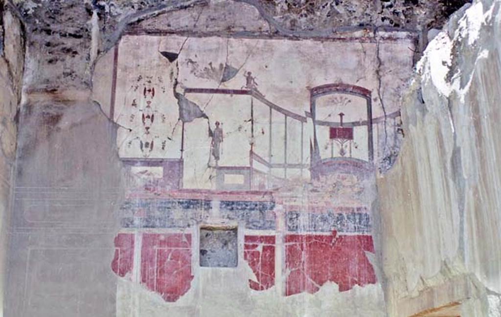 IV.15/16, Herculaneum. October 2001. Painted decoration from upper west wall.
Photo courtesy of Peter Woods.
