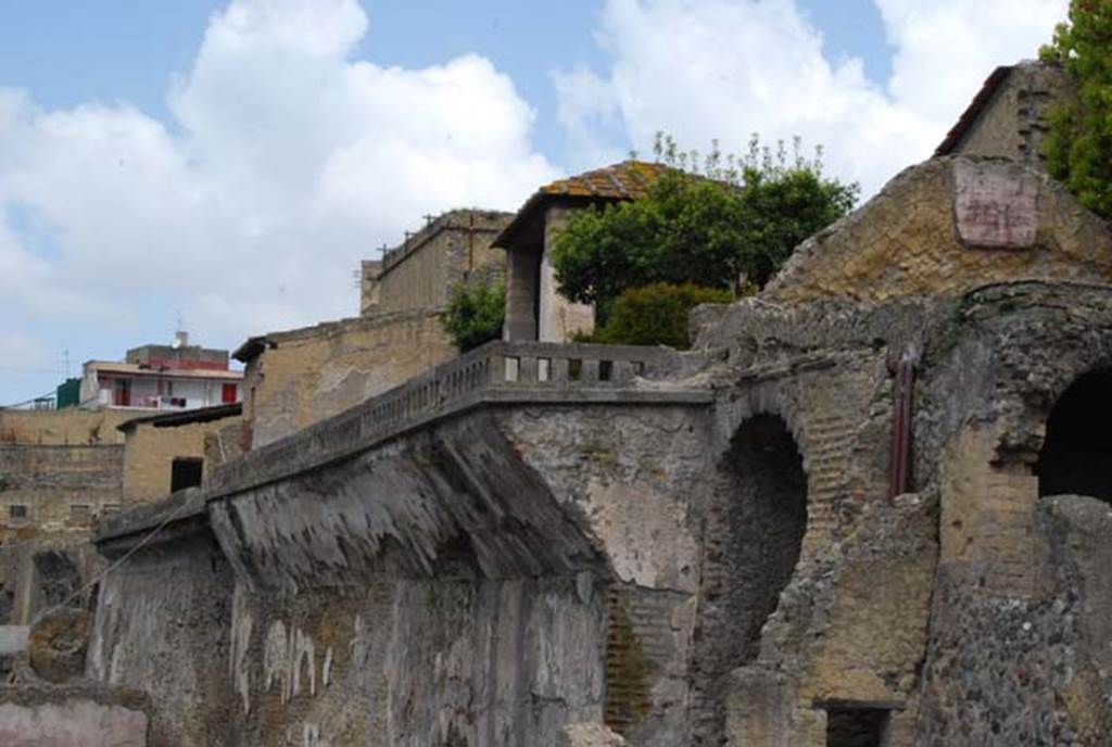 Herculaneum, April 2008. Looking west across the area of the city walls, with IV.21 House of the Stags built above.
Photo courtesy of Nicolas Monteix.
