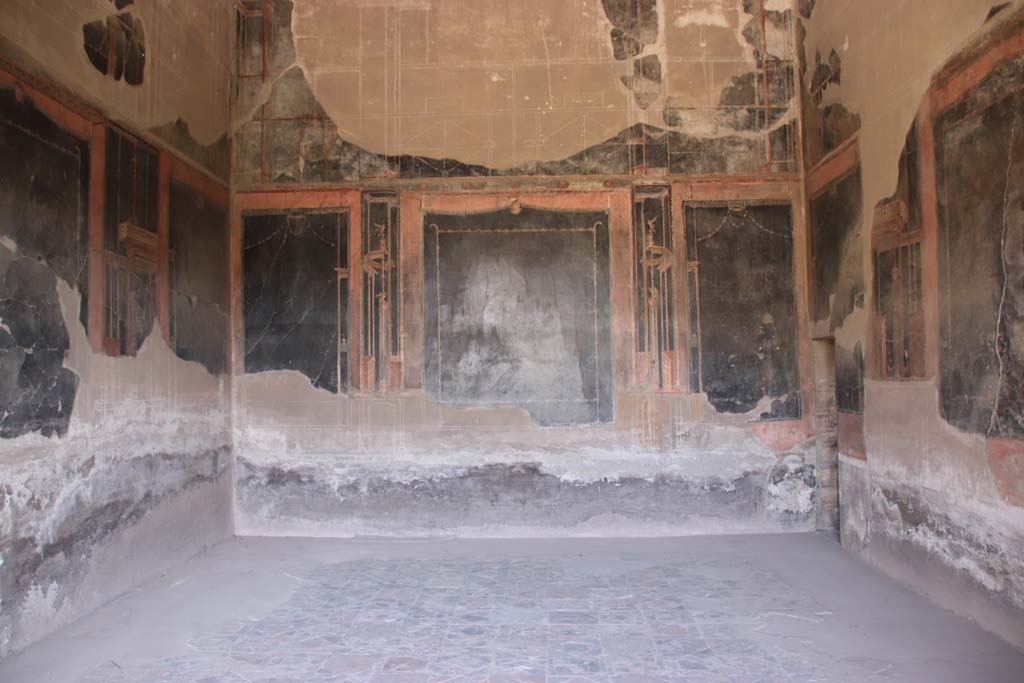 IV.21 Herculaneum, September 2019. Triclinium 5, looking north. Photo courtesy of Klaus Heese.