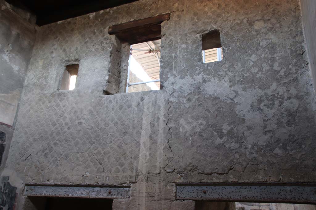 IV.21, Herculaneum. October 2020. Room 6, antechamber, looking towards upper north wall. Photo courtesy of Klaus Heese.