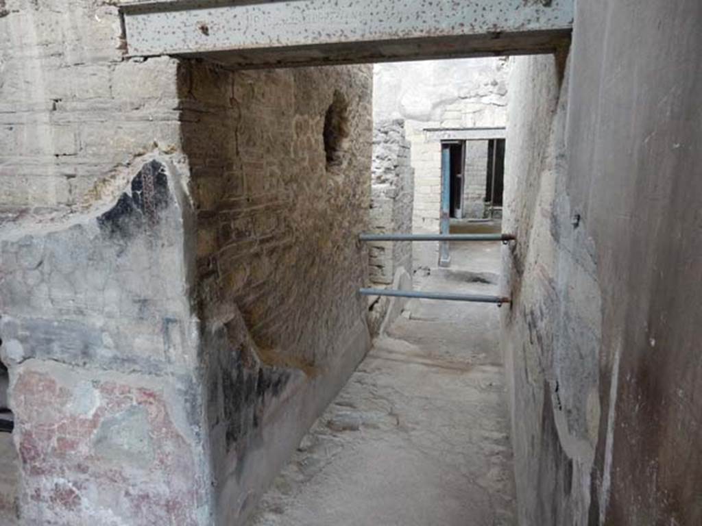 IV.21, Herculaneum. May 2018. Corridor 27, looking north to kitchen area. Photo courtesy of Buzz Ferebee. 