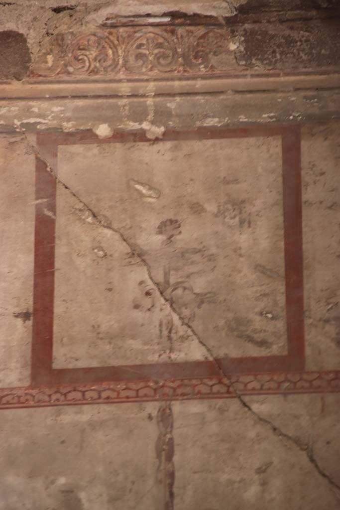 IV.21, Herculaneum. October 2020. 
Room 6, detail from painted panel at south end of upper east wall. Photo courtesy of Klaus Heese.

