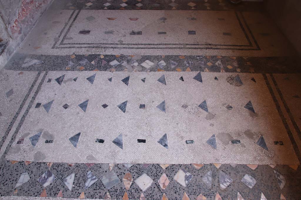 IV.21, Herculaneum, September 2019. Cryptoporticus 28, looking east along flooring from west end.
Photo courtesy of Klaus Heese.
