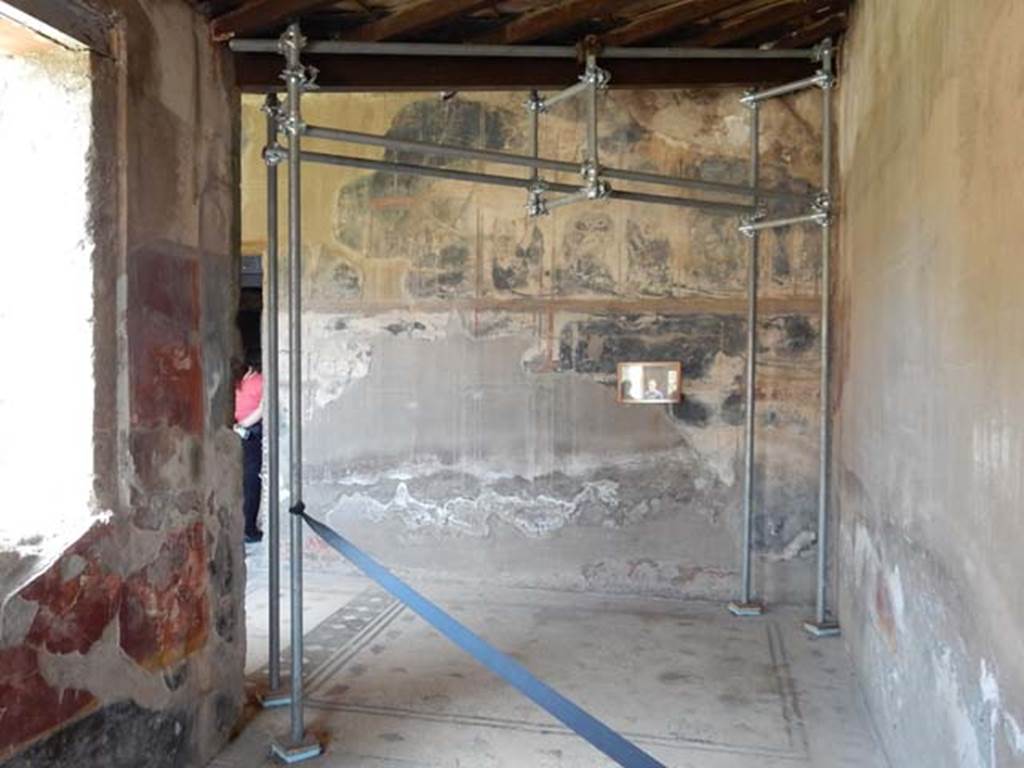 IV.21, Herculaneum. May 2018. Cryptoporticus 29, looking north towards junction with Cryptoporticus28, at east end. 
Photo courtesy of Buzz Ferebee. 

