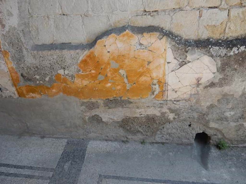 IV.21, Herculaneum. May 2018. Cryptoporticus 29, detail of painted decoration remaining on the east wall.
Photo courtesy of Buzz Ferebee. 
